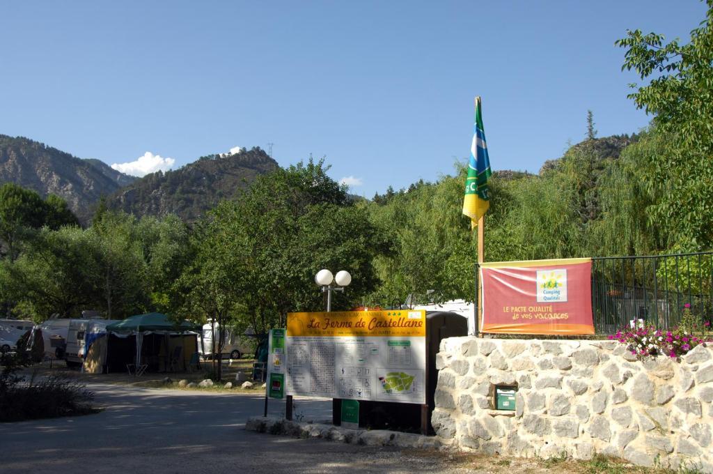 Camping La Ferme De Castellane Luaran gambar